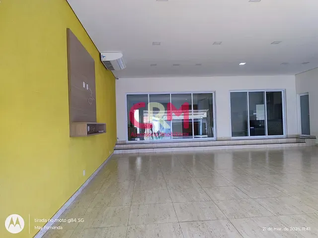 Casa com 376m² 2 quartos e 3 banheiros, para alugar, no bairro Jardim Doutor José Carlos Sobral em Taquaritinga