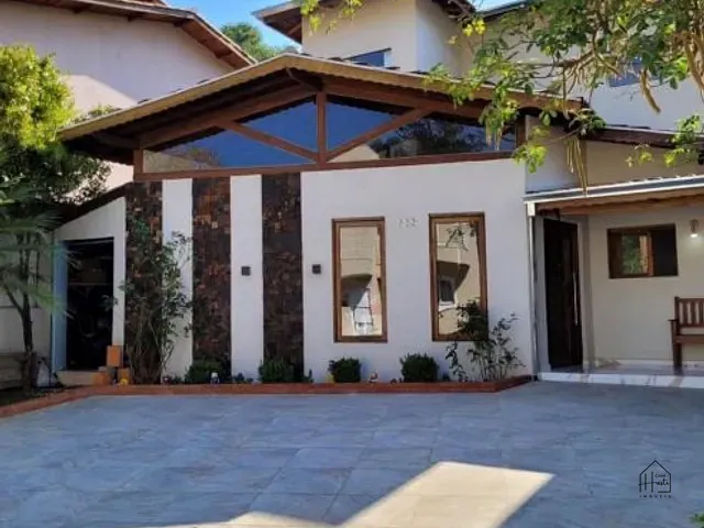 Casa com 260m² 3 quartos e 3 banheiros, à venda, no bairro Chácara Roselândia em Cotia