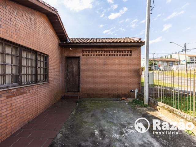 Casa com 250m² 3 quartos e 2 banheiros, à venda, no bairro Cajuru em Curitiba