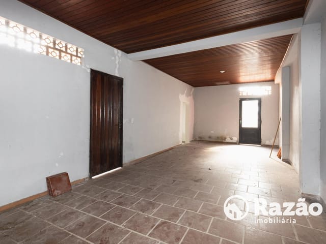 Casa com 250m² 3 quartos e 2 banheiros, à venda, no bairro Cajuru em Curitiba
