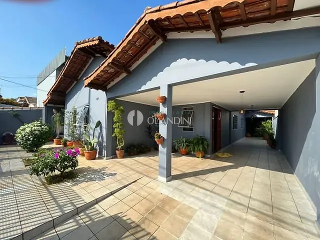 Casa com 300m² 3 quartos e 4 banheiros, à venda, no bairro Itamaraty em Artur Nogueira