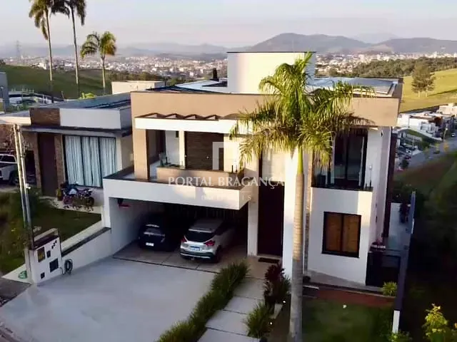 Casa 3 quartos e 5 banheiros, à venda, no bairro Condomínio Vale das Águas em Bragança Paulista
