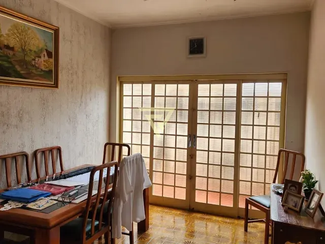 Casa com 286m² 3 quartos e 2 banheiros, à venda, no bairro Jardim São Luiz em Ribeirão Preto