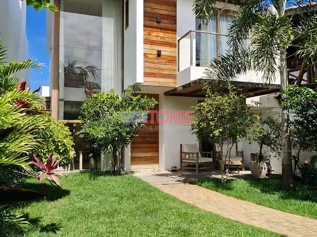 Casa com 240m² 4 quartos e 4 banheiros, à venda, no bairro Nossa Senhora da Vitória em Ilhéus