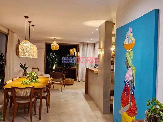 Casa com 240m² 4 quartos e 4 banheiros, à venda, no bairro Nossa Senhora da Vitória em Ilhéus