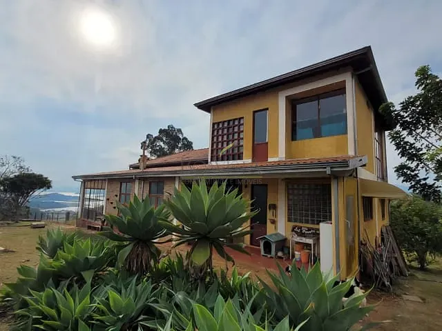 Casa 3 quartos e 3 banheiros, à venda, no bairro Boa Vista em Piracaia