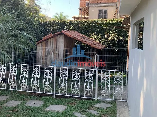 Casa 4 quartos e 4 banheiros, à venda, no bairro Colônia em Barra Mansa