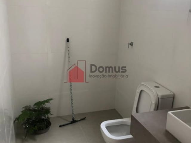 Casa à venda, no bairro Loteamento Residencial e Comercial Flamboyant em Pindamonhangaba