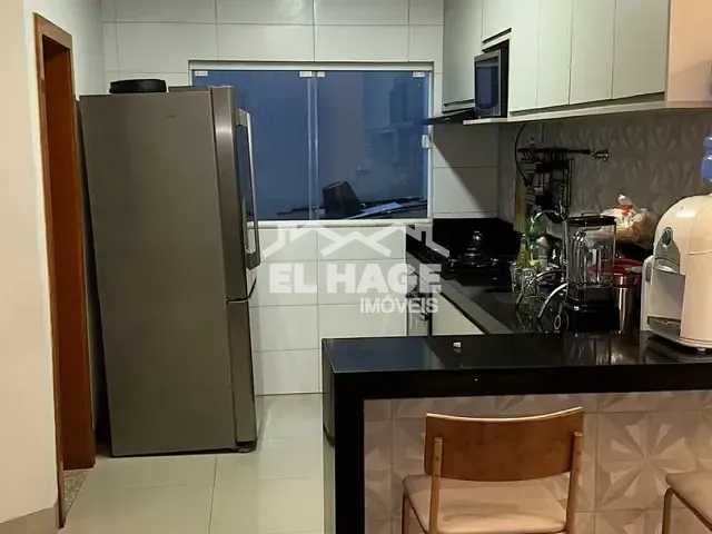 Casa com 250m² 3 quartos e 2 banheiros, à venda, no bairro Loteamento Salvador Costa Marques em Cuiabá