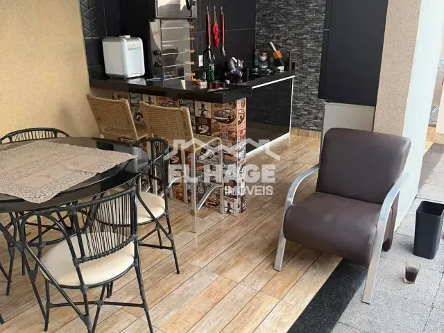Casa com 250m² 3 quartos e 2 banheiros, à venda, no bairro Loteamento Salvador Costa Marques em Cuiabá