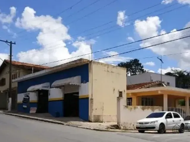 Casa com 270m², à venda, no bairro Vila Santo Antônio do Portão em Cotia