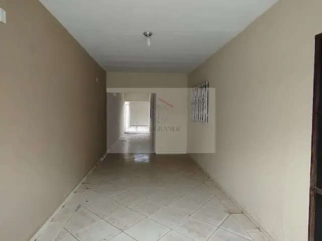 Casa 4 quartos e 1 banheiro, para alugar, no bairro Vila Oliveira em Rolândia