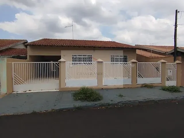 Casa 4 quartos e 1 banheiro, para alugar, no bairro Vila Oliveira em Rolândia