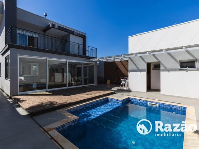 Casa com 416m² 3 quartos e 4 banheiros, à venda, no bairro São Braz em Curitiba