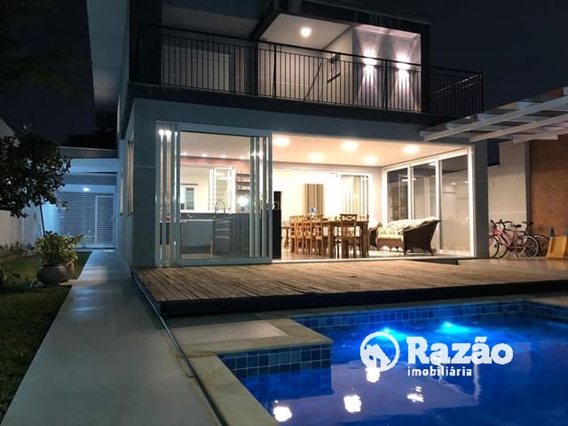 Casa com 416m² 3 quartos e 4 banheiros, à venda, no bairro São Braz em Curitiba