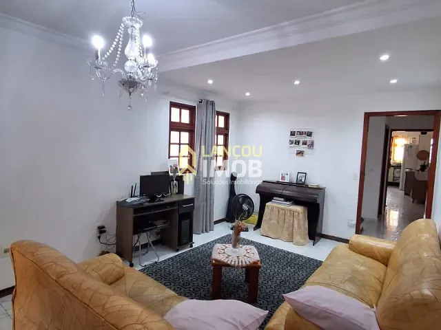 Casa 3 quartos e 2 banheiros, à venda, no bairro Parque Cidade Jardim em Jundiaí