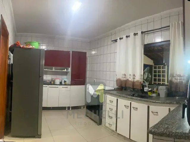 Casa com 200m² 4 quartos e 3 banheiros, à venda, no bairro Jardim das Roas II em Serrana