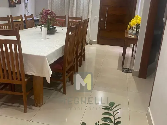 Casa com 200m² 4 quartos e 3 banheiros, à venda, no bairro Jardim das Roas II em Serrana