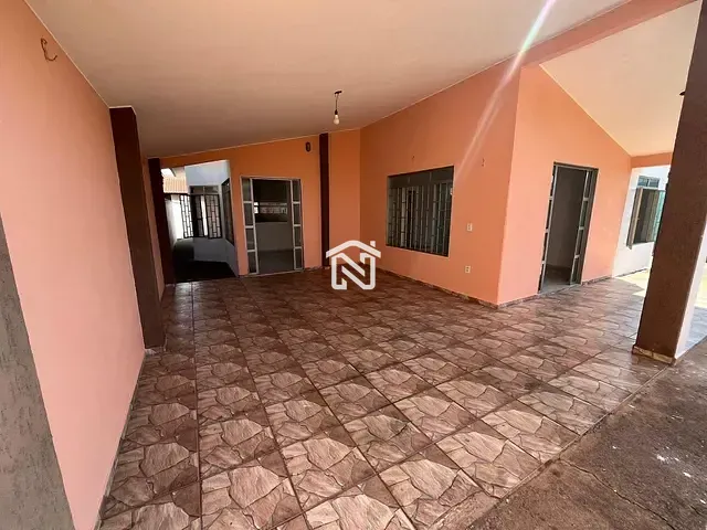Casa 4 quartos e 2 banheiros, para alugar, no bairro Oeste em Paraíso do Tocantins