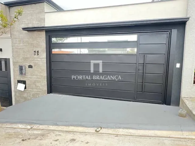 Casa com 140m² 3 quartos e 2 banheiros, à venda, no bairro Villa Verde em Bragança Paulista