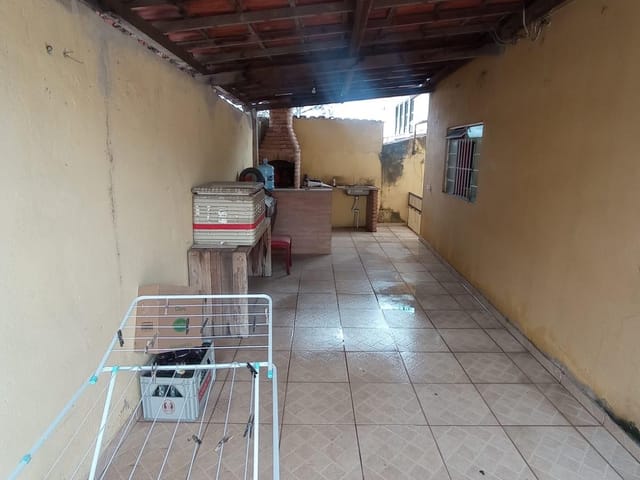 Casa 3 quartos e 1 banheiro, à venda, no bairro Planalto em Belo Horizonte