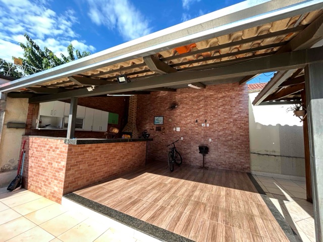 Casa com 350m² 3 quartos e 3 banheiros, à venda, no bairro Jardim Balneário Meia Ponte em Goiânia