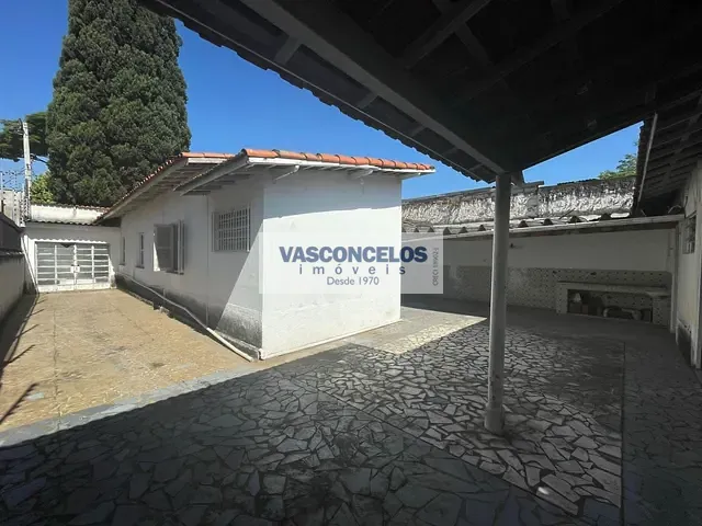 Casa com 327m² 4 quartos e 2 banheiros, à venda, no bairro Centro em São José dos Campos