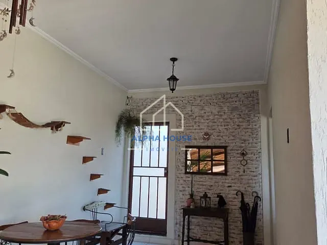 Casa com 300m² 3 quartos e 1 banheiro, à venda, no bairro Tabaú em Pindamonhangaba