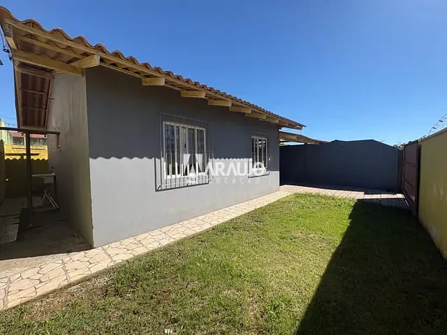 Casa 2 quartos e 1 banheiro, para alugar, no bairro Armação em Penha