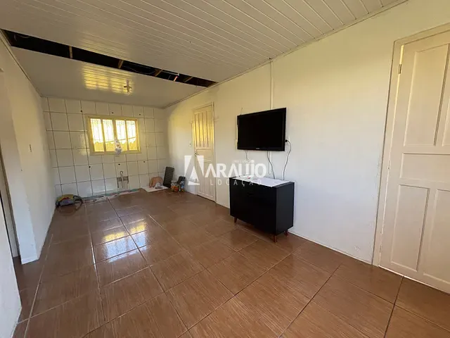 Casa 2 quartos e 1 banheiro, para alugar, no bairro Armação em Penha