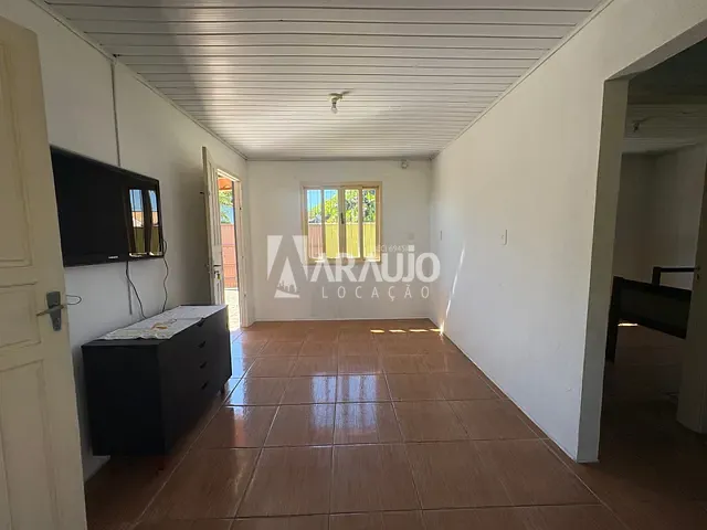 Casa 2 quartos e 1 banheiro, para alugar, no bairro Armação em Penha