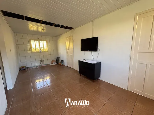 Casa 2 quartos e 1 banheiro, para alugar, no bairro Armação em Penha