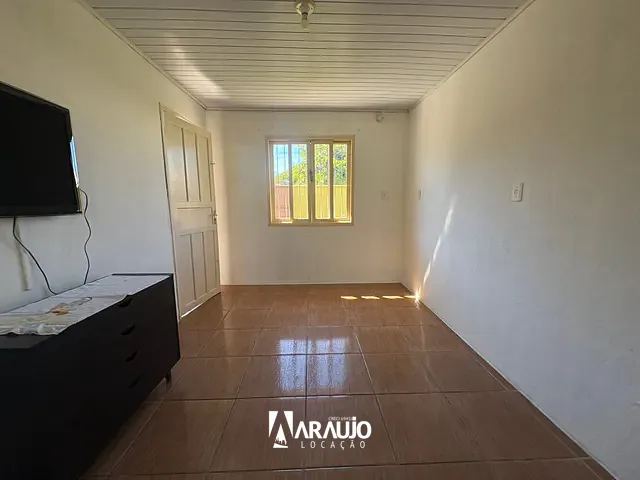 Casa 2 quartos e 1 banheiro, para alugar, no bairro Armação em Penha