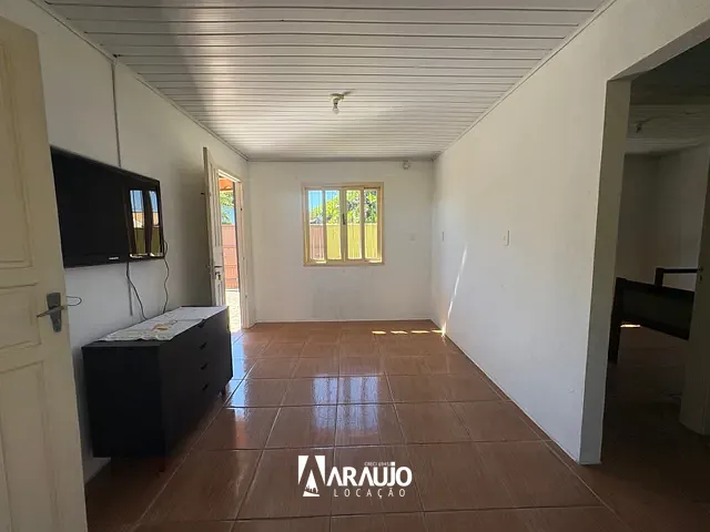 Casa 2 quartos e 1 banheiro, para alugar, no bairro Armação em Penha