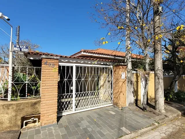 Casa 3 quartos e 2 banheiros, à venda, no bairro Jardim Santos Reis em Piracaia