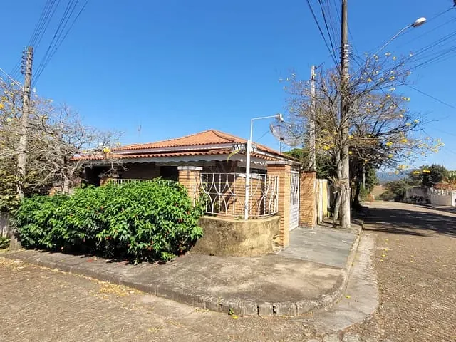 Casa 3 quartos e 2 banheiros, à venda, no bairro Jardim Santos Reis em Piracaia