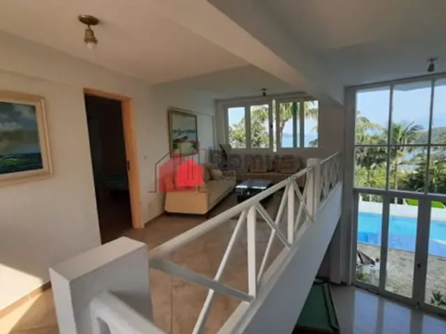 Casa com 1000m², à venda, no bairro Massaguaçu em Caraguatatuba