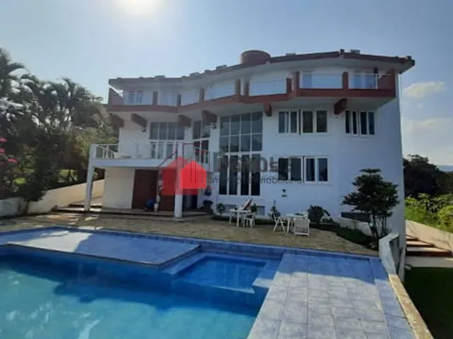 Casa com 1000m², à venda, no bairro Massaguaçu em Caraguatatuba