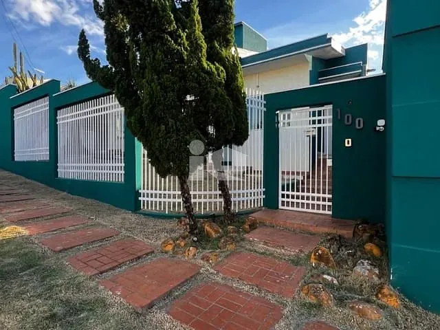 Casa com 505m² 3 quartos e 2 banheiros, à venda, no bairro Jardim Vale Verde em Rolândia