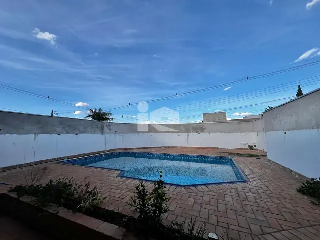 Casa com 505m² 3 quartos e 2 banheiros, à venda, no bairro Jardim Vale Verde em Rolândia