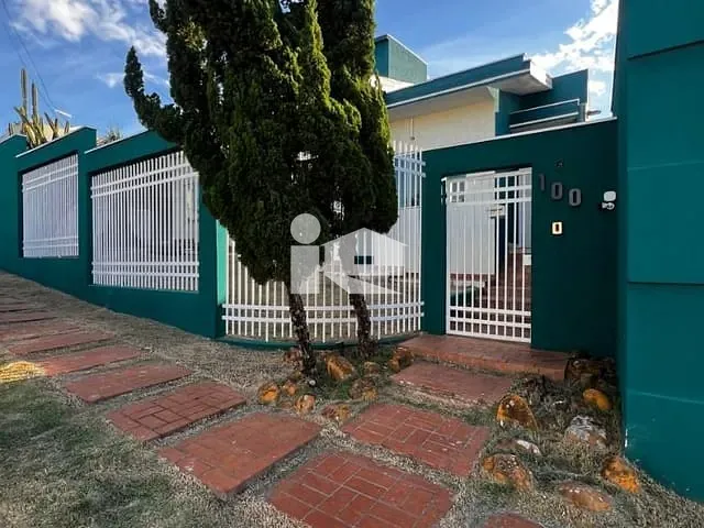 Casa com 505m² 3 quartos e 2 banheiros, à venda, no bairro Jardim Vale Verde em Rolândia