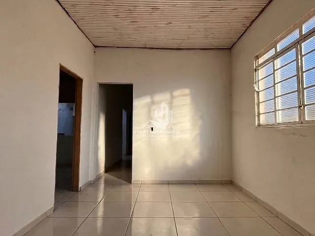 Casa 3 quartos e 2 banheiros, à venda ou para alugar, no bairro Centro em Pederneiras