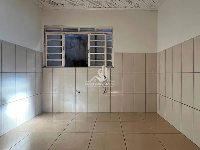 Casa 3 quartos e 2 banheiros, à venda ou para alugar, no bairro Centro em Pederneiras