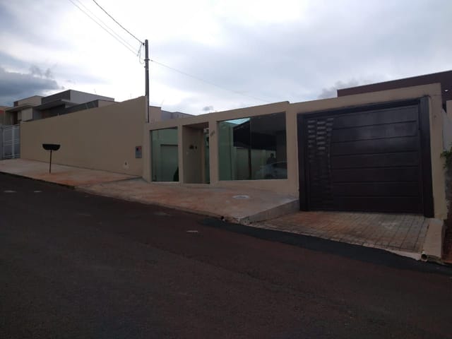 Casa com 298m² 3 quartos e 1 banheiro, à venda, no bairro Residencial Nossa Terra em Cambé