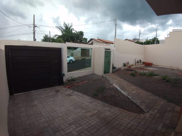 Casa com 298m² 3 quartos e 1 banheiro, à venda, no bairro Residencial Nossa Terra em Cambé