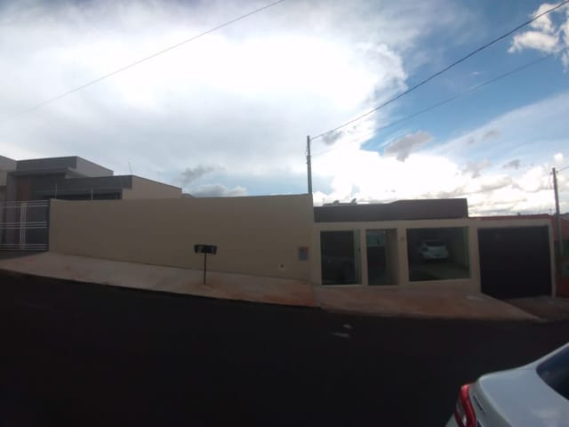 Casa com 298m² 3 quartos e 1 banheiro, à venda, no bairro Residencial Nossa Terra em Cambé