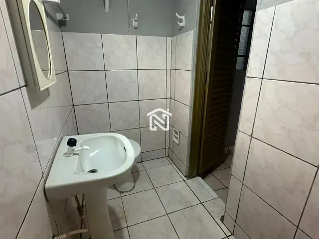 Casa 4 quartos e 2 banheiros, para alugar, no bairro Oeste em Paraíso do Tocantins