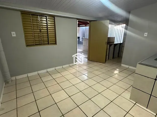 Casa 4 quartos e 2 banheiros, para alugar, no bairro Oeste em Paraíso do Tocantins