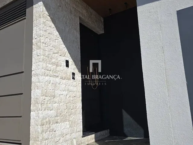 Casa 3 quartos e 2 banheiros, à venda, no bairro Villa Verde em Bragança Paulista