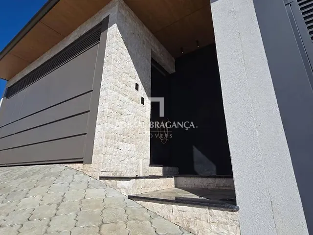 Casa 3 quartos e 2 banheiros, à venda, no bairro Villa Verde em Bragança Paulista